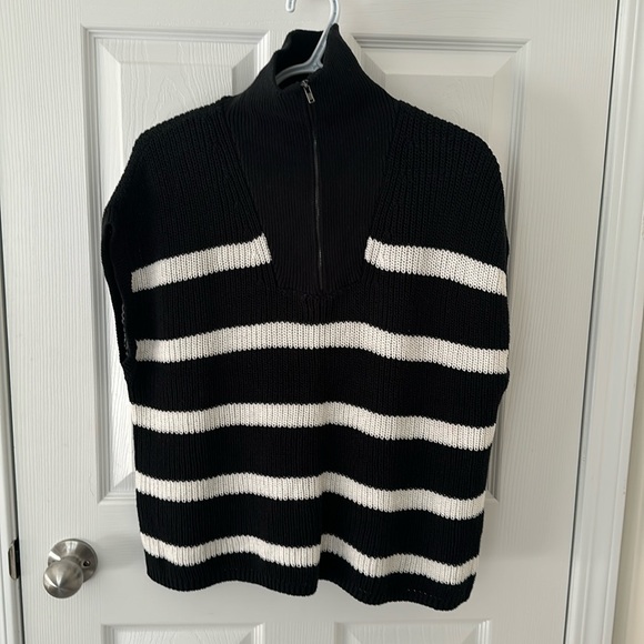 REITMANS VEST SWEATER - Picture 1 of 6